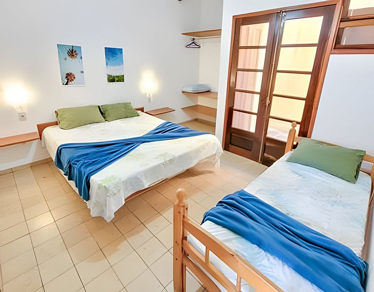 Flat 5 pessoas,pet Friendly, cozinha completa,perto da Praia