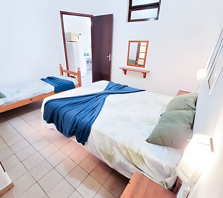 Flat 5 pessoas,pet Friendly, cozinha completa,perto da Praia
