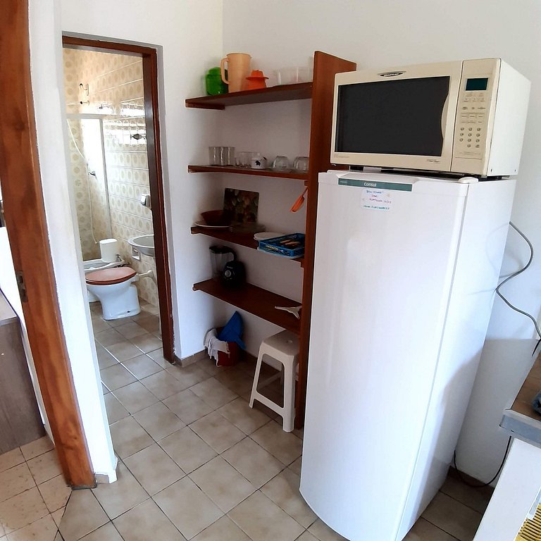 Flat 5 pessoas,pet Friendly, cozinha completa,perto da Praia